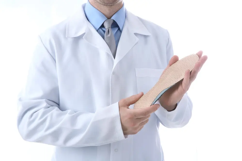 Custom-made or over-the-counter orthotics: how to choose?