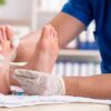 Diabetic foot ulcer : symptoms and treatments