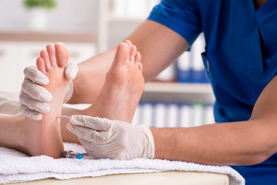 Image de :Diabetic foot ulcer : symptoms and treatments