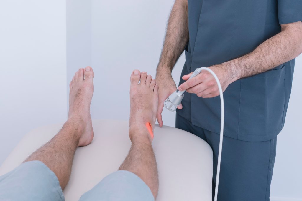 Traitement laser thérapeutique du pied