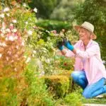 Préservez vos genoux en jardinant : trois conseils de votre podiatre