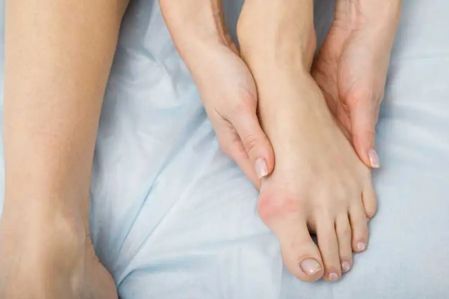 Image de :Taking care of your feet is a smart long-term investment.