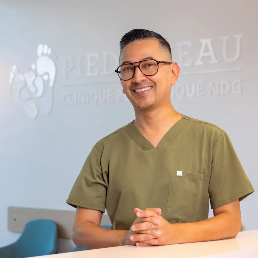 Image de : Leyder Diaz, Auxiliary nurse in foot care